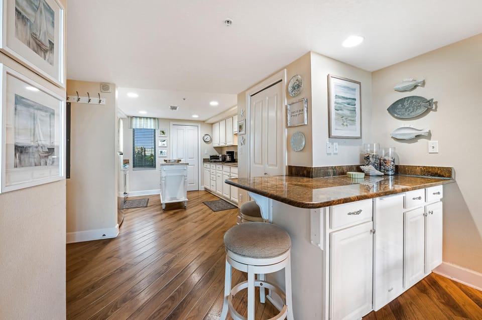 Condo, Multiple Beds (Perdido Towers East 104) | Private kitchen | Oven, toaster, paper towels