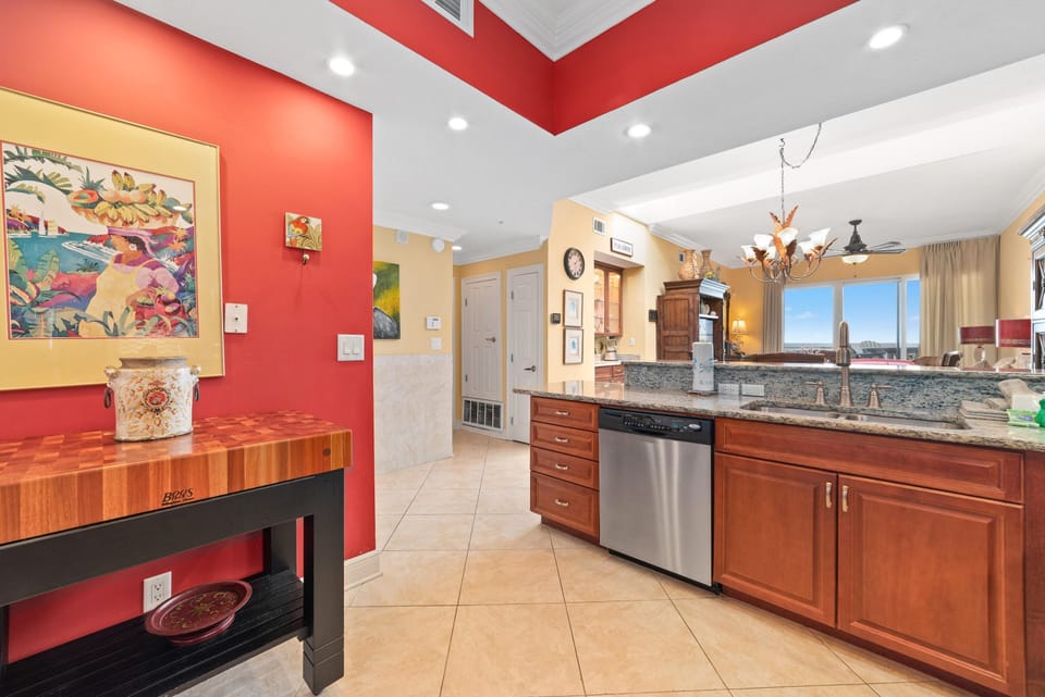Condo, Multiple Beds (SeaSpray East 1023- Gulf Front) | Private kitchen | Oven, toaster, paper towels