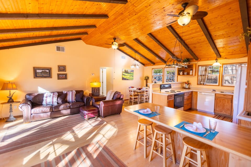 Eat in Kitchen with plenty of space to cook