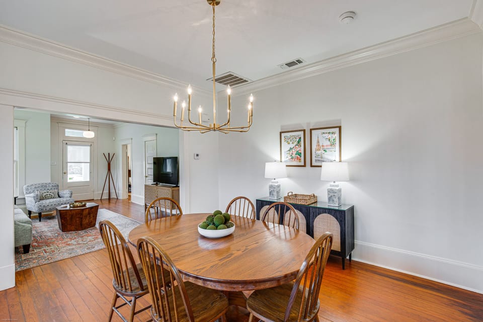 Dining Area | Dishware/Flatware | Trash Bags/Paper Towels