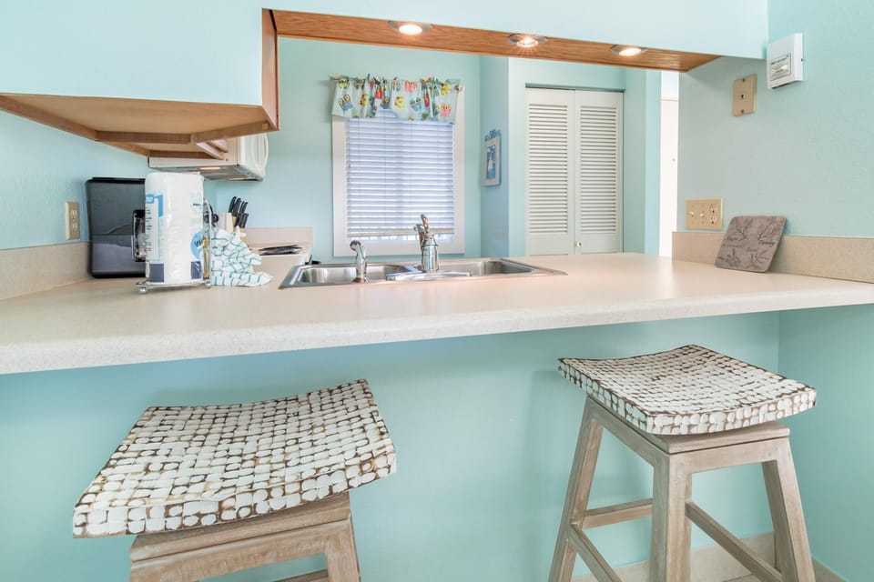 Condo, 1 King Bed with Sofa bed (The Islander 416) | Private kitchen | Oven, toaster