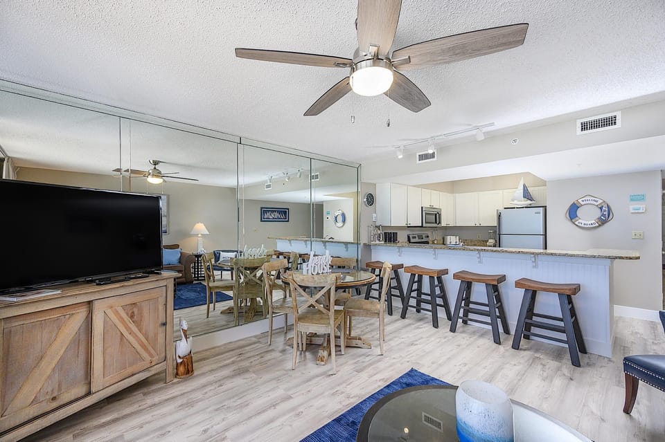 Condo, Multiple Beds (Pelican Beach Resort 308) | Interior