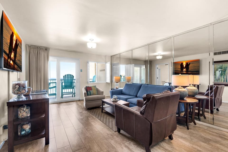 Condo, Multiple Beds (Holiday Surf and Racquet Club 707) | Living area | TV