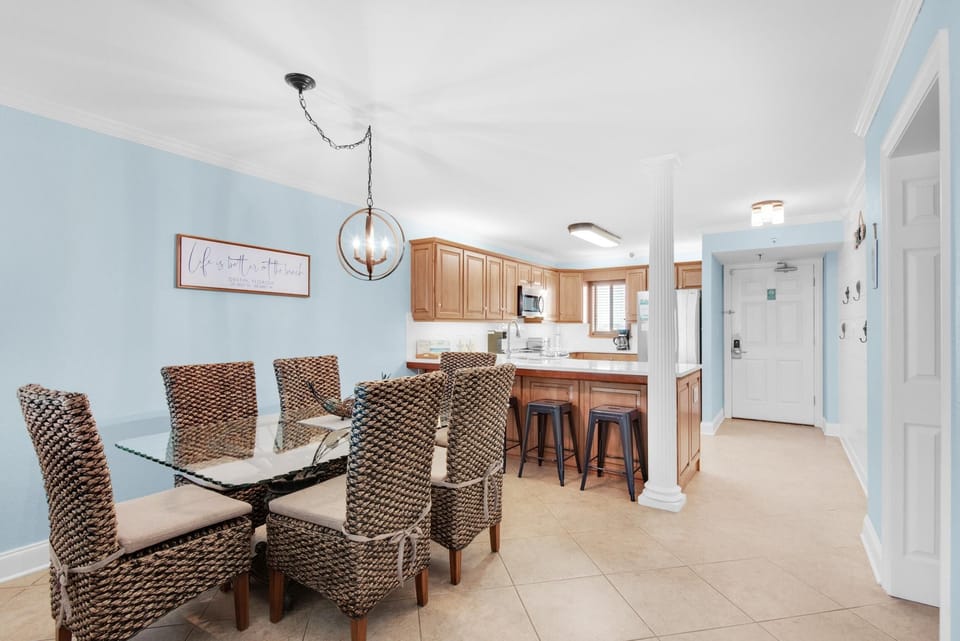 Condo, Multiple Beds (Destin on the Gulf 401) | Dining