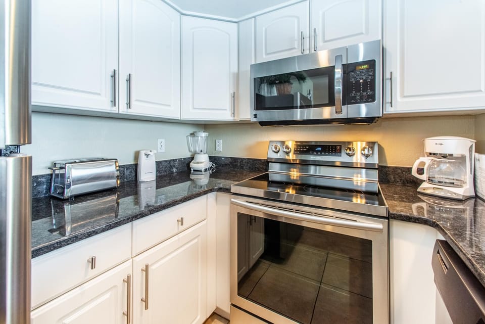 Condo, 1 King Bed with Sofa bed (SunDestin 1211) | Private kitchen | Oven, toaster