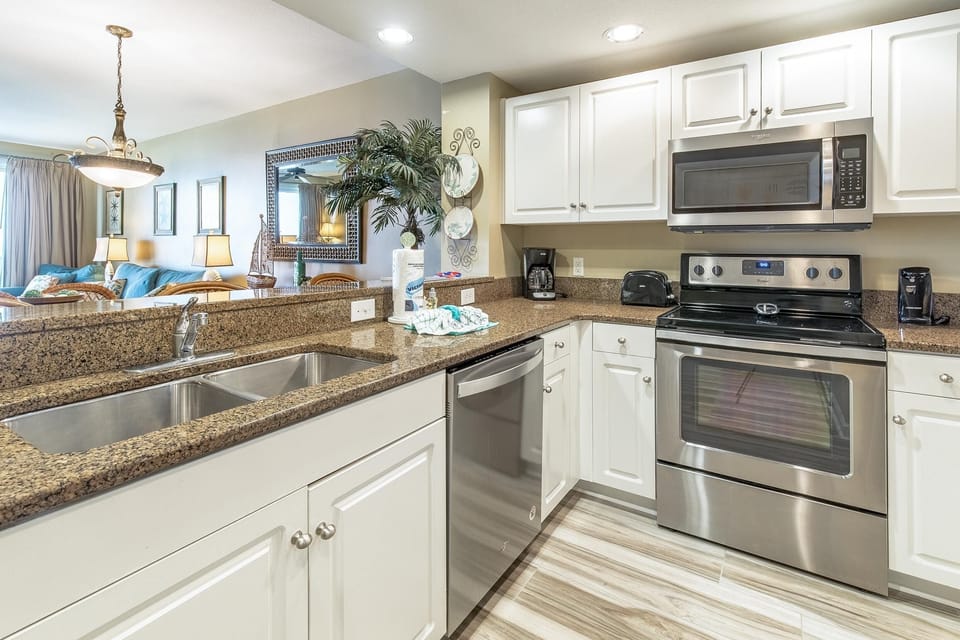 Condo, Multiple Beds (Sterling Shores 818) | Private kitchen | Oven, toaster