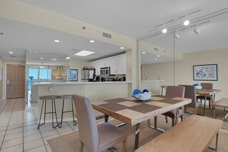 Condo, Multiple Beds (Sterling Sands 209) | Dining