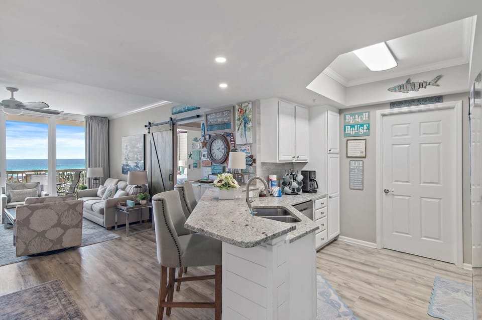 Condo, Multiple Beds (St. Lucia 802) | Private kitchen | Oven, toaster