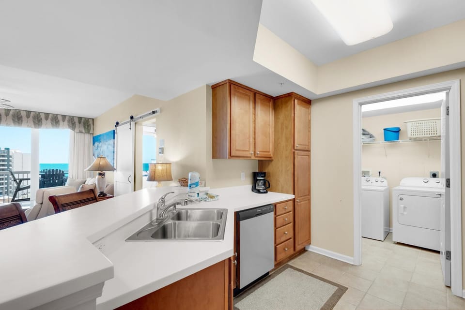 Condo, Multiple Beds (St. Lucia 1002) | Private kitchen | Oven, toaster
