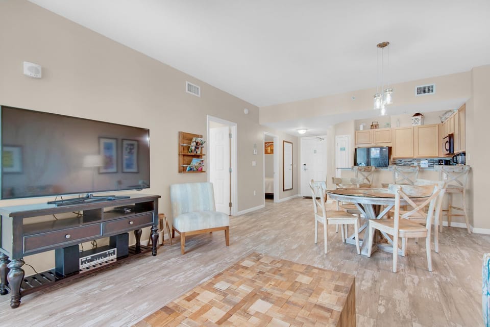 Condo, Multiple Beds (Palms Resort #2713 Jr. 2BR) | Interior
