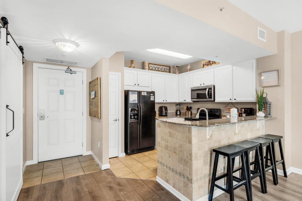 Condo, 1 King Bed with Sofa bed (Palms Resort #2605 Jr 2BR) | Private kitchen | Oven, toaster
