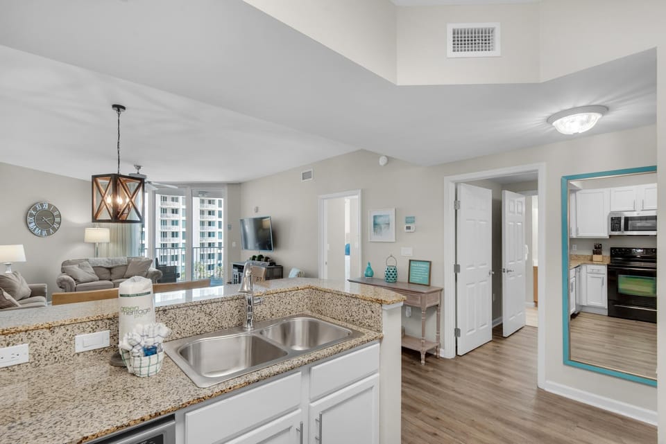 Condo, Multiple Beds (Palms Resort #2603 Jr. 2BR) | Private kitchen | Oven, toaster