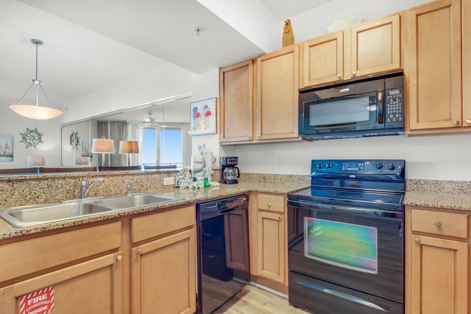 Condo, 1 King Bed with Sofa bed (Palms Resort #21204 Jr. 2BR) | Private kitchen | Oven, toaster