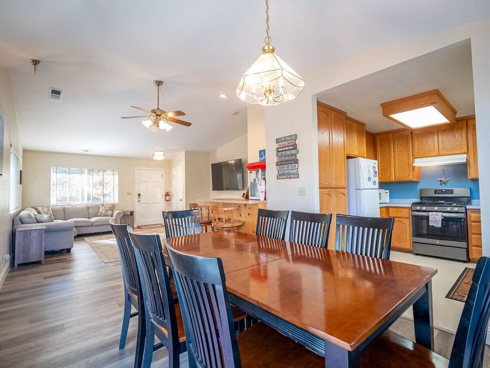 Awesome open dining space.