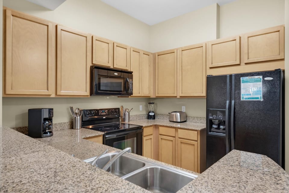 Condo, 1 King Bed with Sofa bed (Palms Resort #2106 Jr. 2BR) | Private kitchen | Oven, toaster
