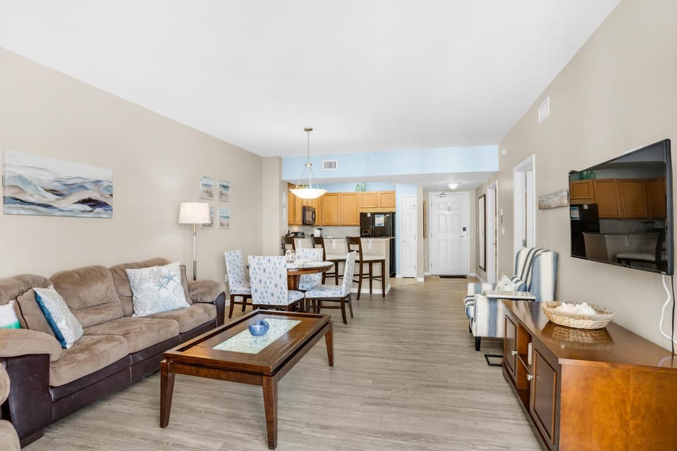 Condo, 1 King Bed with Sofa bed (Palms Resort #1711 Jr. 2BR) | Living area | TV
