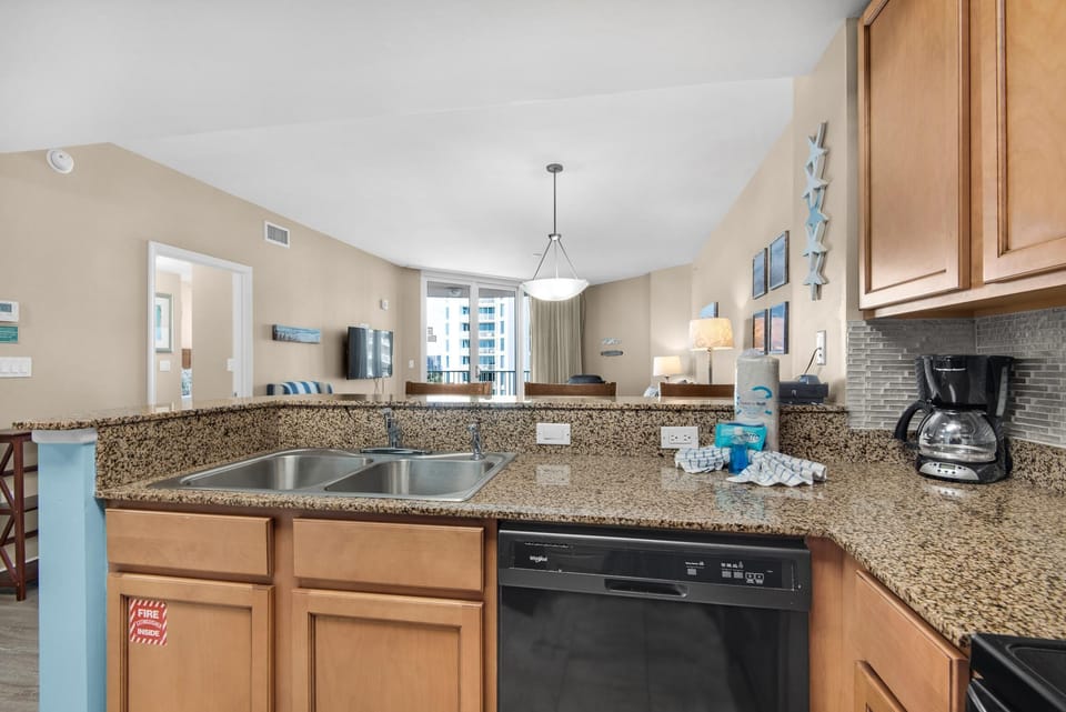 Condo, 1 King Bed with Sofa bed (Palms Resort #1711 Jr. 2BR) | Private kitchen | Oven, toaster