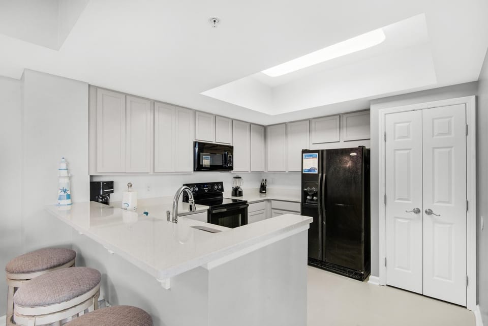 Condo, Multiple Beds (Palms Resort #1616 Full 2 Bedroom) | Private kitchen | Oven, toaster