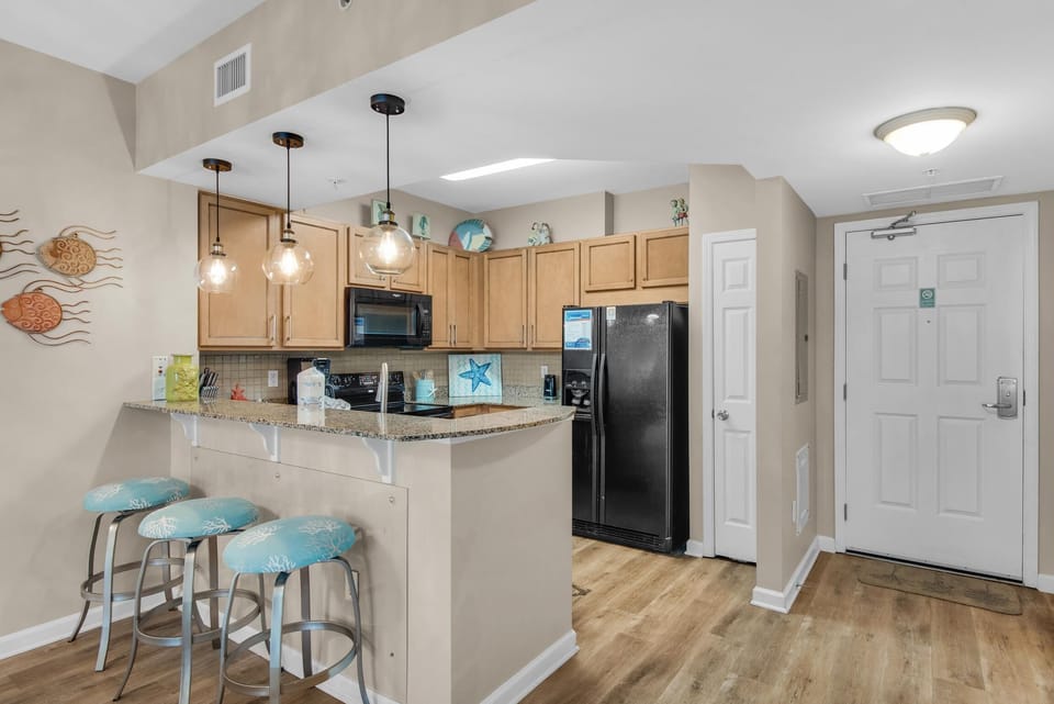 Condo, Multiple Beds (Palms Resort #1503 Jr. 2BR) | Private kitchen | Oven, toaster
