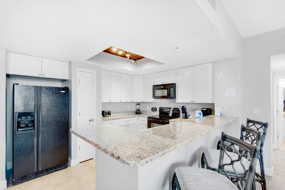 Condo, Multiple Beds (Palms Resort #1202 Full 2 Bedroom) | Private kitchen | Oven, toaster