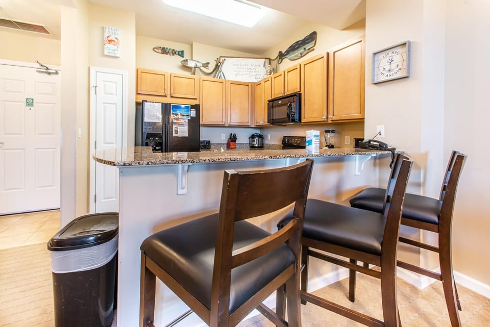Condo, 1 King Bed with Sofa bed (Palms Resort #1106 Jr 2BR) | Private kitchen | Oven, toaster