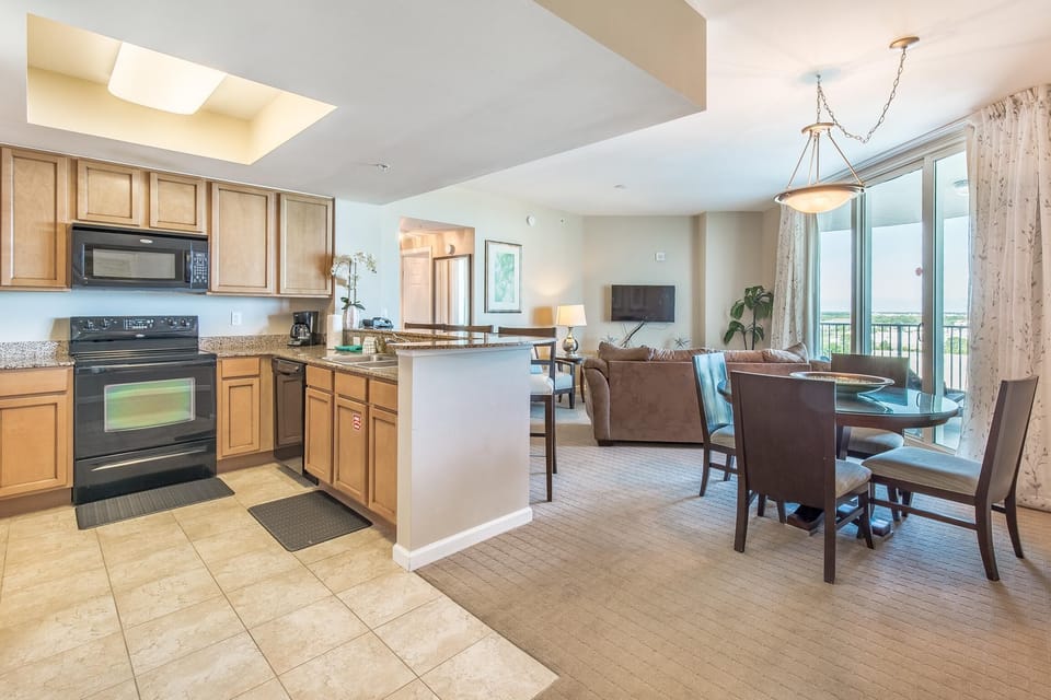 Condo, Multiple Beds (Palms Resort #11002 Full 2 Bedroom) | Interior