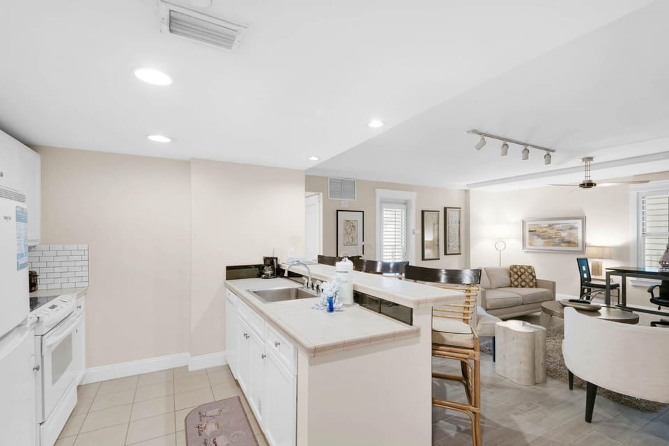 Condo, 1 Queen Bed with Sofa bed (Grand Sandestin 2226) | Private kitchen | Oven, toaster