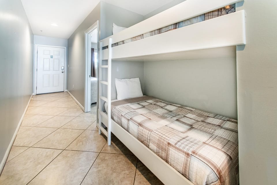 Condo, 1 King Bed with Sofa bed (Windancer 111) | 1 bedroom, WiFi