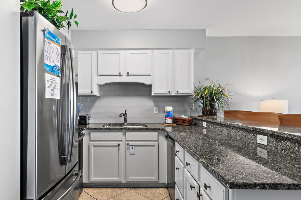 Condo, 1 King Bed with Sofa bed (Windancer 111) | Private kitchen | Oven, toaster