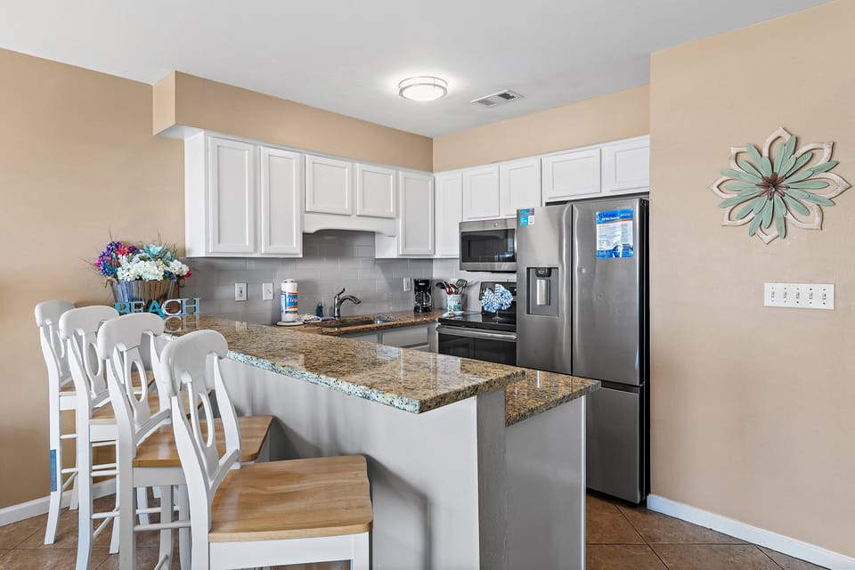 Condo, 1 King Bed with Sofa bed (Windancer 110) | Private kitchen | Oven, toaster