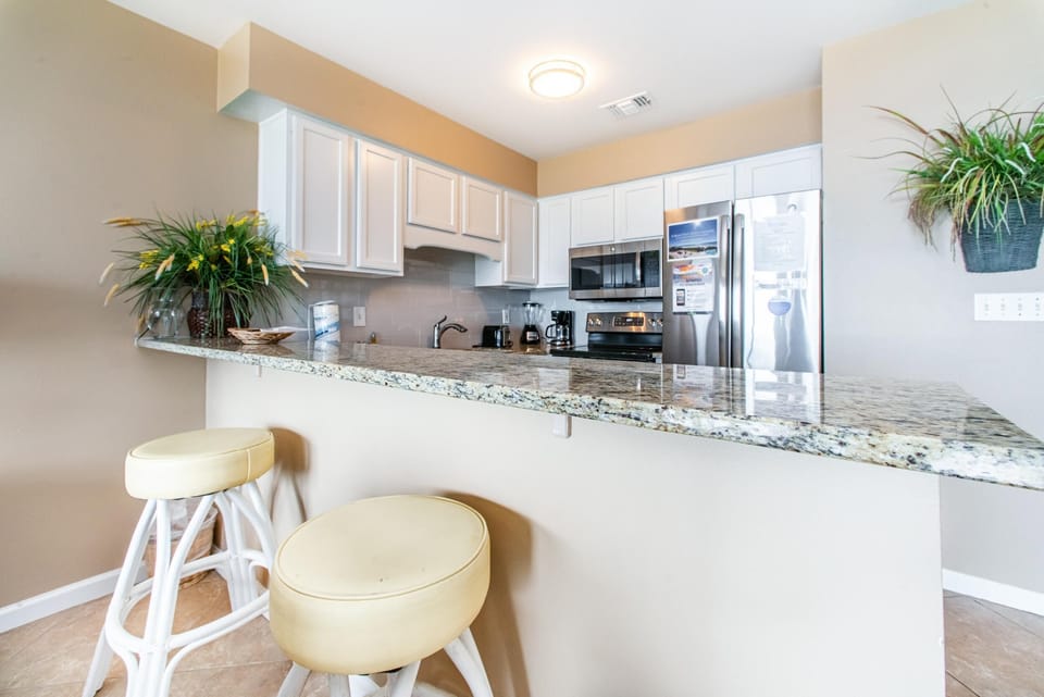 Condo, 1 King Bed with Sofa bed (Windancer 110) | Private kitchen | Oven, toaster