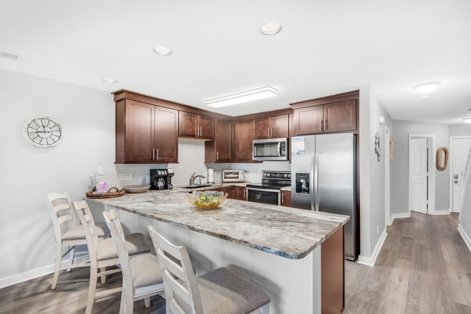 Condo, Multiple Beds (Seascape Lakefront Villas 281- Family) | Private kitchen | Oven, toaster