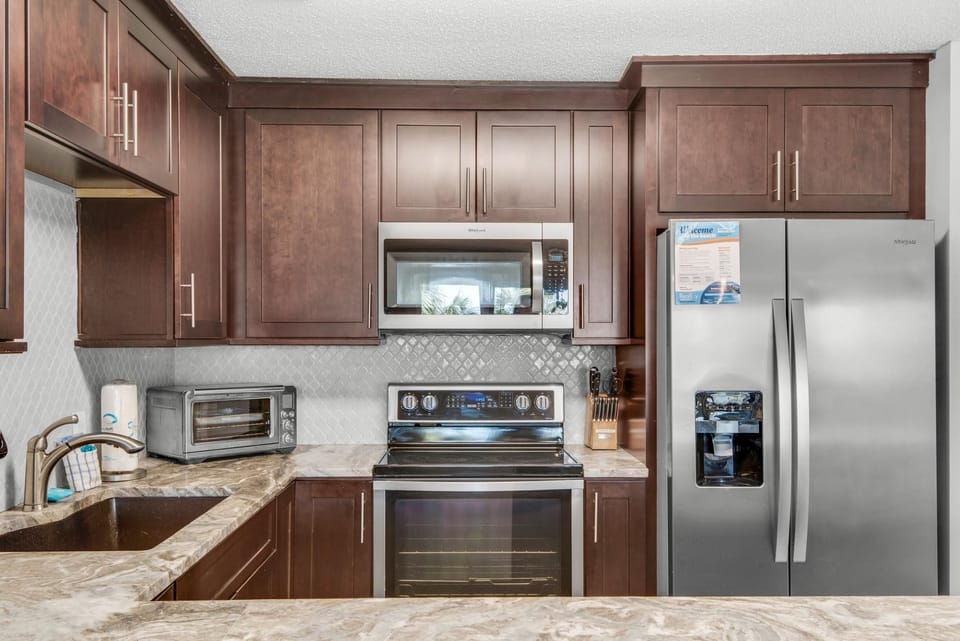 Condo, Multiple Beds (Seascape Lakefront Villas 281- Family) | Private kitchen | Oven, toaster