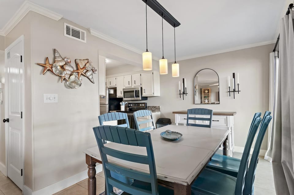 Condo, 1 Queen Bed with Sofa bed (Seascape 38A) | Dining