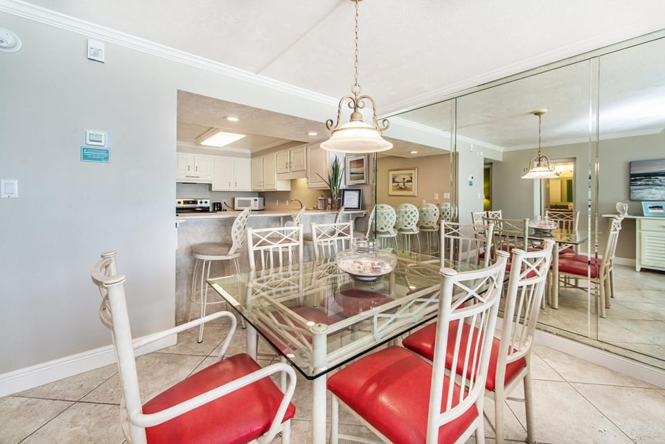 Condo, Multiple Beds (Beach House 204A) | Dining