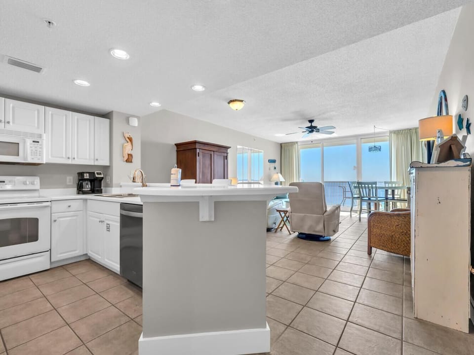 Condo, Multiple Beds (Ariel Dunes II 704) | Private kitchen | Oven, toaster