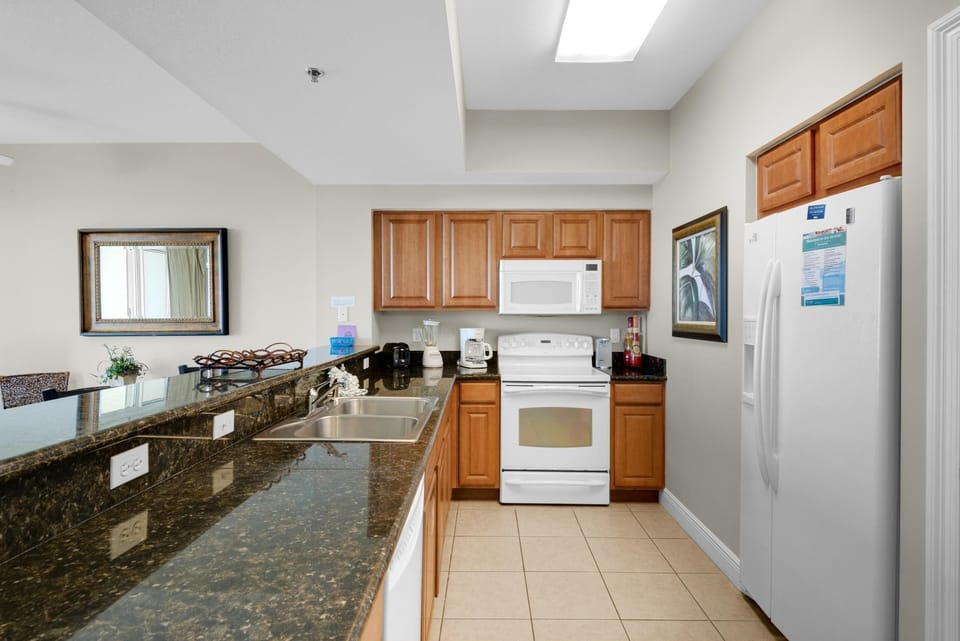 Condo, 1 King Bed with Sofa bed (Ariel Dunes II 2006) | Private kitchen | Oven, toaster