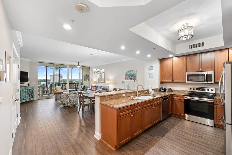 Condo, Multiple Beds (Lost Key B702) | Private kitchen | Oven, toaster, paper towels