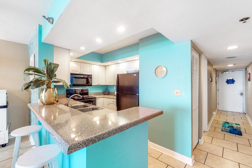 Condo, 1 King Bed with Sofa bed (Perdido Sun 612) | Private kitchen | Oven, toaster, paper towels