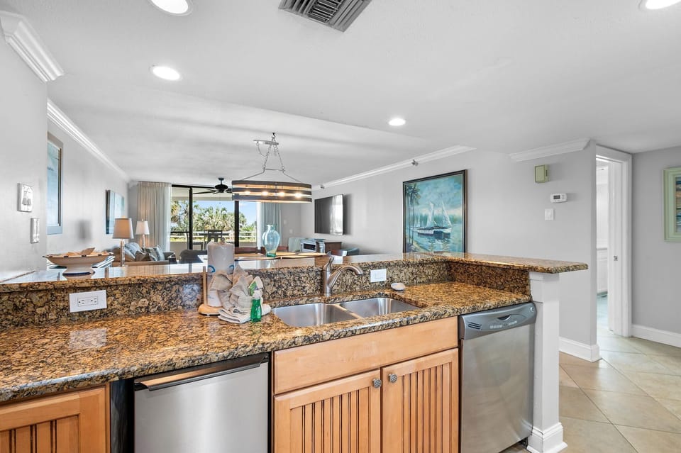 Condo, Multiple Beds (Eden East 101) | Private kitchen | Oven, toaster, paper towels