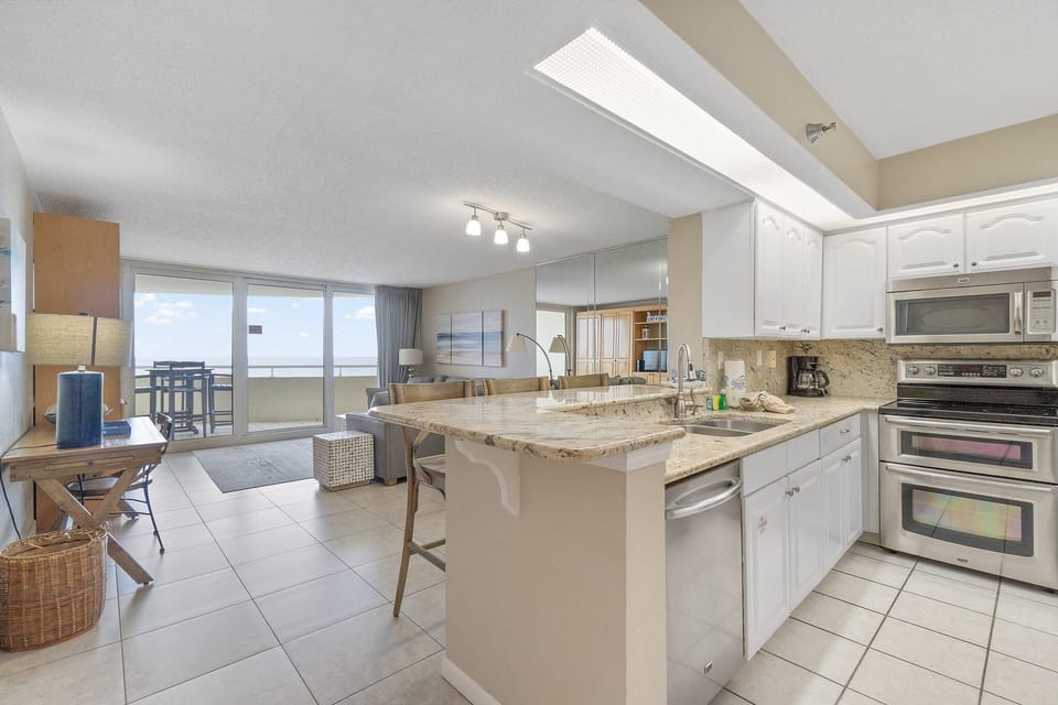 Condo, Multiple Beds (Perdido Sun 304) | Private kitchen | Oven, toaster, paper towels