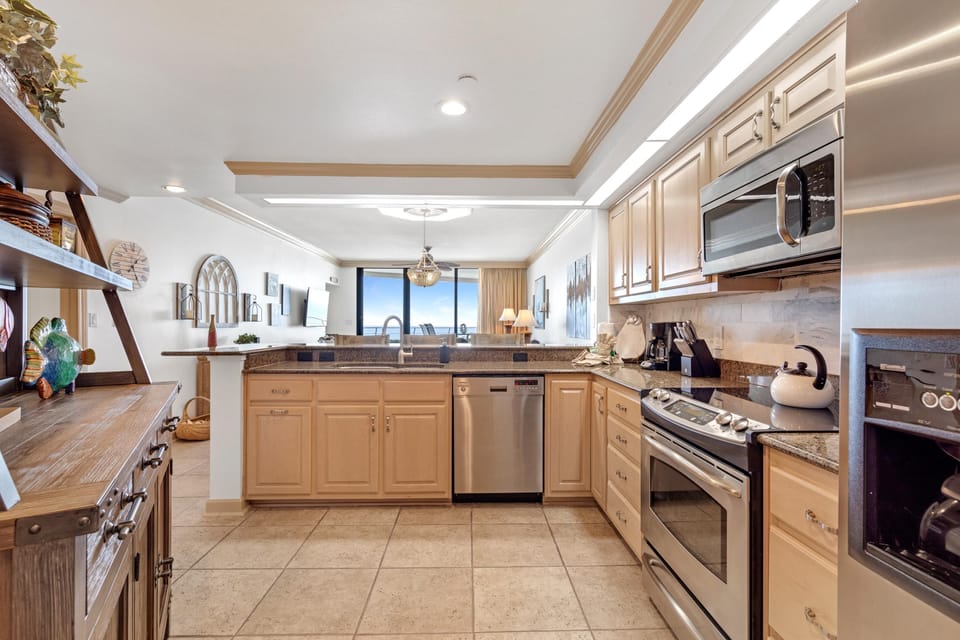 Condo, Multiple Beds (Eden West 504) | Private kitchen | Oven, toaster, paper towels