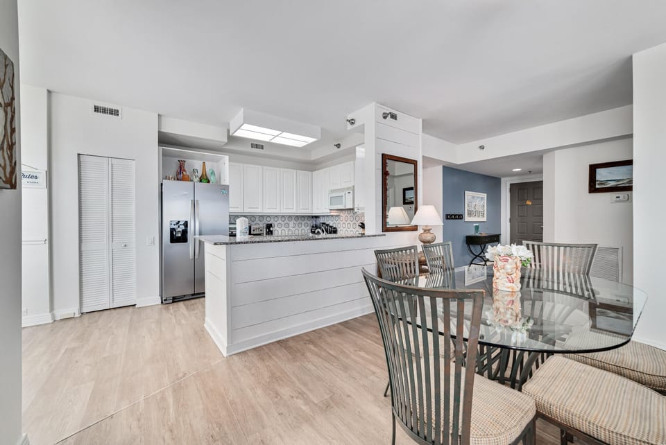 Condo, Multiple Beds (Beach Colony West 4D) | Dining