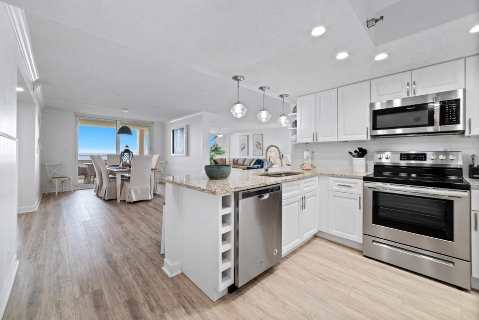 Condo, Multiple Beds (Perdido Sun 416) | Private kitchen | Oven, toaster, paper towels