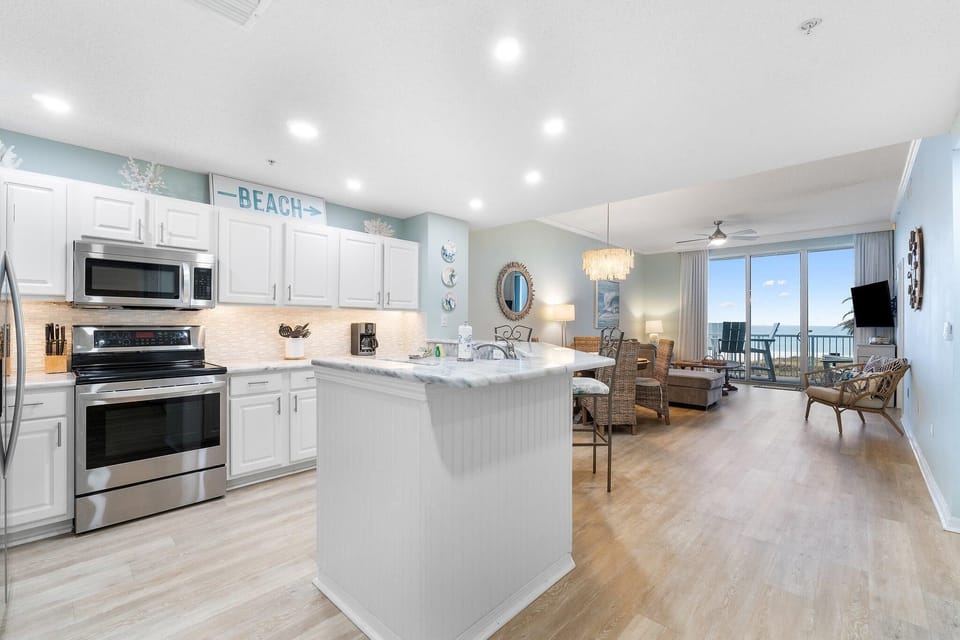 Condo, Multiple Beds (Spanish Key 105) | Private kitchen | Oven, toaster, paper towels