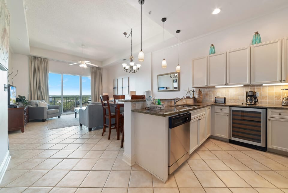 Condo, Multiple Beds (Wharf Resort 917) | Private kitchen | Oven, toaster, paper towels
