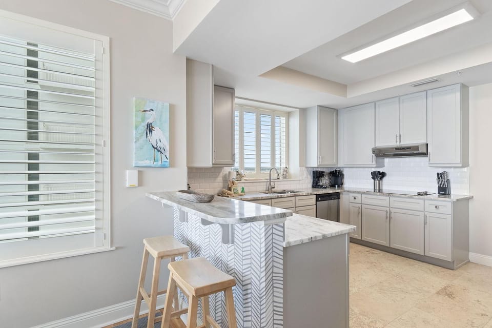 Condo, Multiple Beds (Indigo West 1104) | Private kitchen | Oven, toaster, paper towels