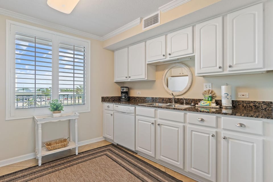 Condo, Multiple Beds (Perdido Towers West 307) | Interior