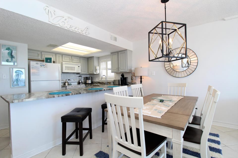 Condo, Multiple Beds (Lei Lani 301T) | Dining