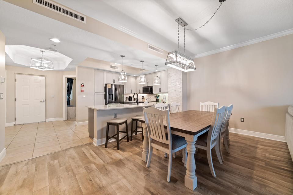 Condo, 2 Queen Beds (Lost Key B304) | Dining